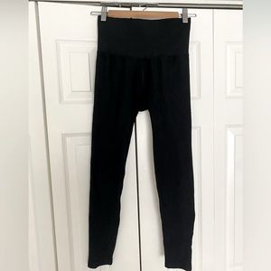 Athleta Aurora Rib 7/8 legging, size Small